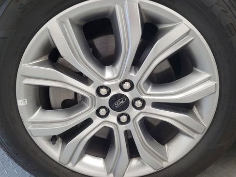 Used 2024 Ford Edge Titanium image 31