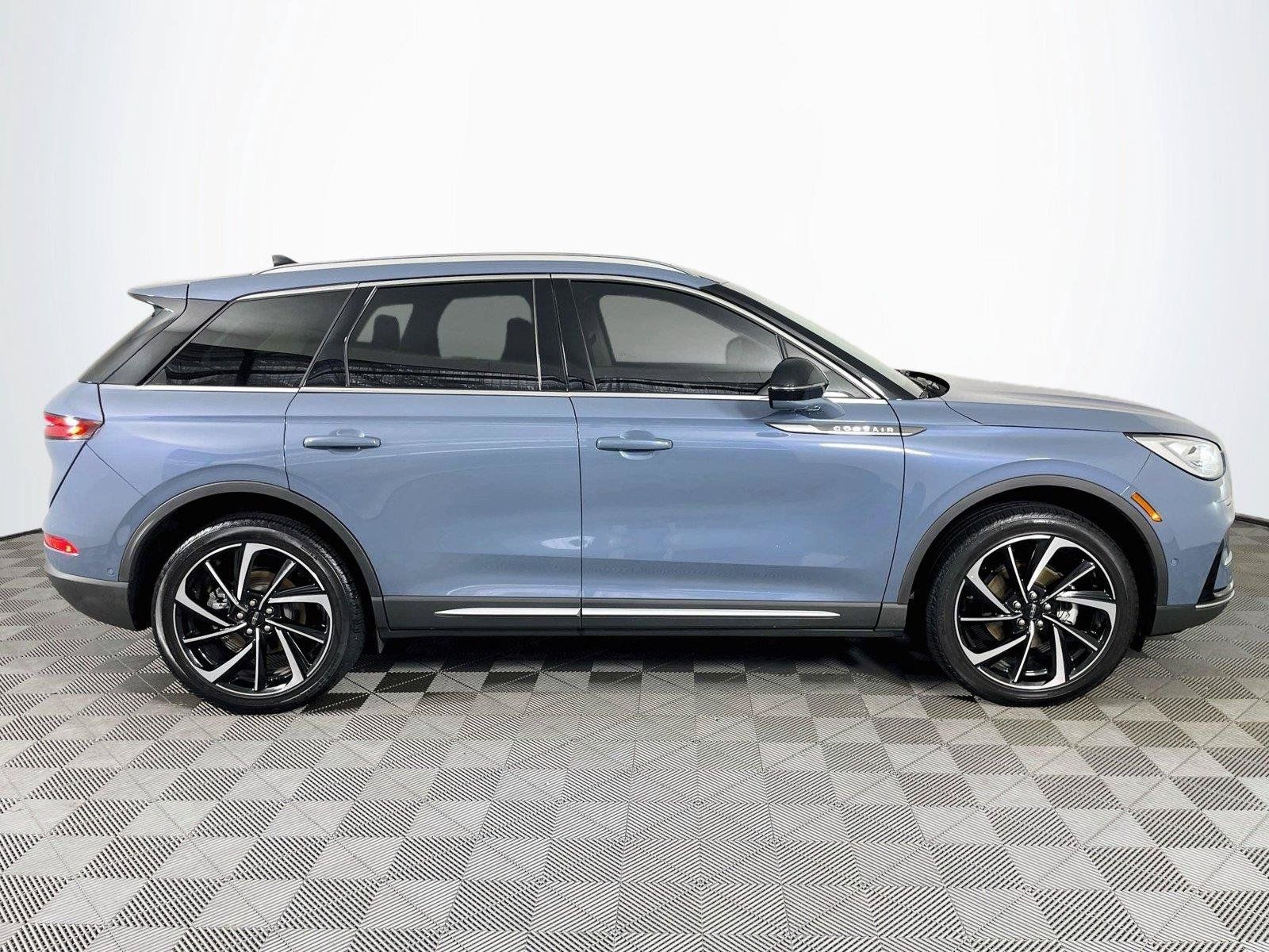 Used 2024 Lincoln Corsair Reserve w/ Equipment Group 202A AWD/4WD image 11