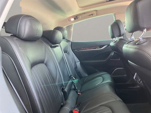 Used 2017 Maserati Levante w/ Luxury Package image 16