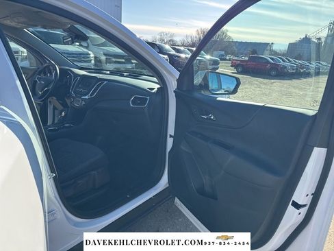 Used 2022 Chevrolet Equinox LT image 24