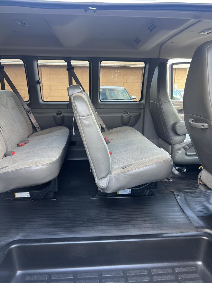 Used 2022 Chevrolet Express 3500 LS RWD image 15