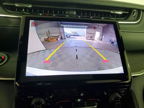 New 2025 Jeep Grand Cherokee L Limited image 21