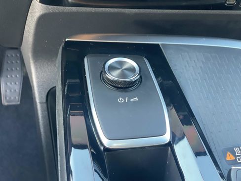 Used 2025 Buick Enclave Preferred image 18