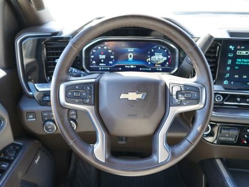 Used 2025 Chevrolet Silverado 2500 LTZ w/ LTZ Premium Package image 17
