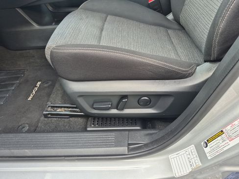 Used 2023 Nissan Rogue SV image 11