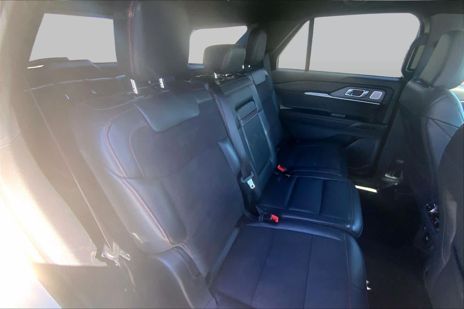 Certified 2026 Ford Explorer ST w/ Sun And Sound Package AWD/4WD image 19
