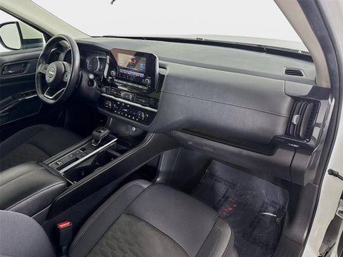 Certified 2024 Nissan Pathfinder SV FWD image 30