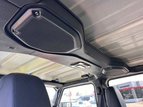 Used 2022 Jeep Wrangler Unlimited Rubicon w/ Xtreme Recon 35" Tire Package image 16