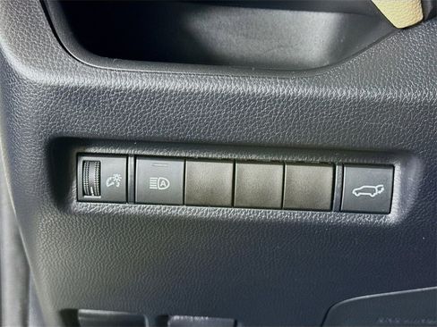 Certified 2020 Toyota RAV4 XLE Premium image 19