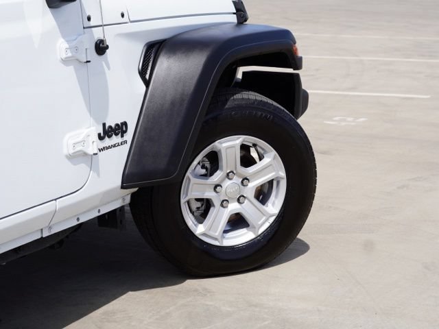 Used 2022 Jeep Wrangler Sport AWD/4WD image 9