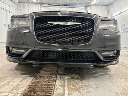 Used 2018 Chrysler 300 S w/ 300S Premium Group 2 image 12