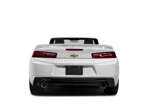 Used 2018 Chevrolet Camaro LT RWD image 17