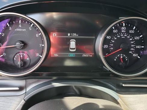 Certified 2024 Kia Carnival EX FWD image 34