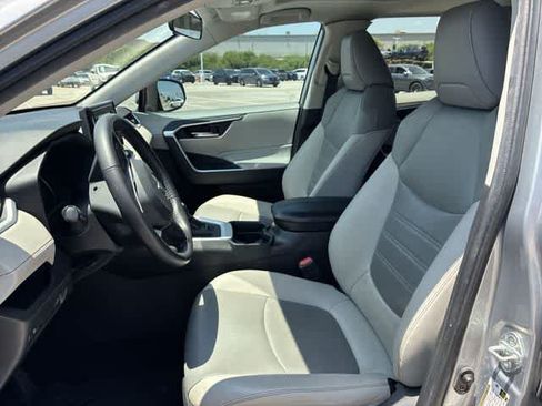 Used 2021 Toyota RAV4 XLE Premium FWD image 17