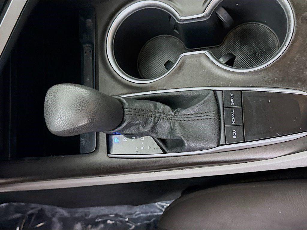 Used 2022 Toyota Camry LE FWD image 19