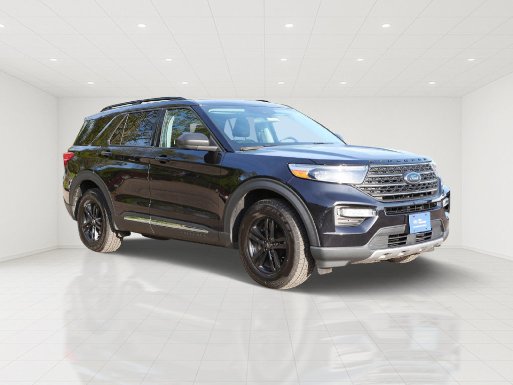 Certified 2022 Ford Explorer XLT w/ Equipment Group 202A AWD/4WD image 1