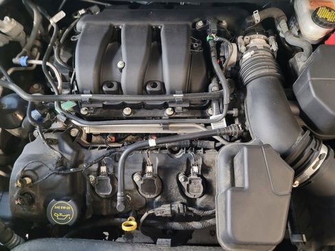 Used 2018 Ford Explorer XLT w/ Equipment Group 202A image 30