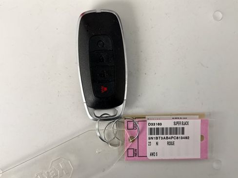 Used 2023 Nissan Rogue S AWD/4WD image 19