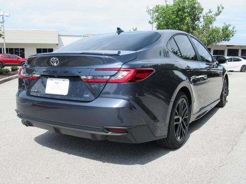 Used 2026 Toyota Camry SE FWD image 6