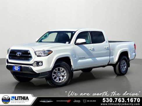 Used 2016 Toyota Tacoma SR5 image 1