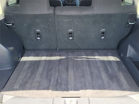 Used 2016 Jeep Patriot Sport image 5