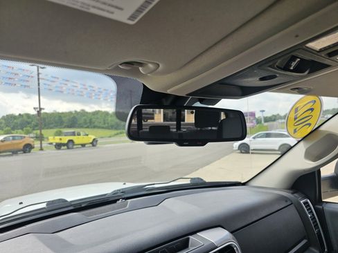 Used 2022 RAM 1500 Classic SLT w/ Electronics Group image 40