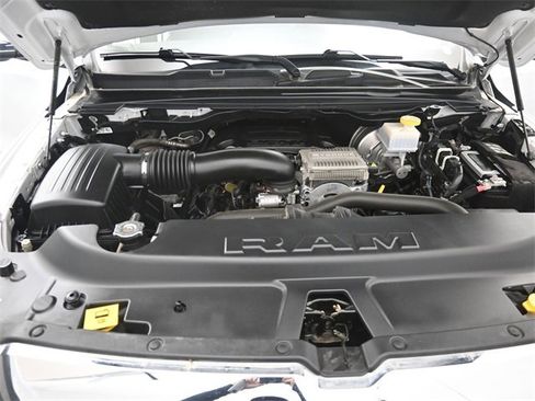 Used 2024 RAM 1500 Laramie image 13