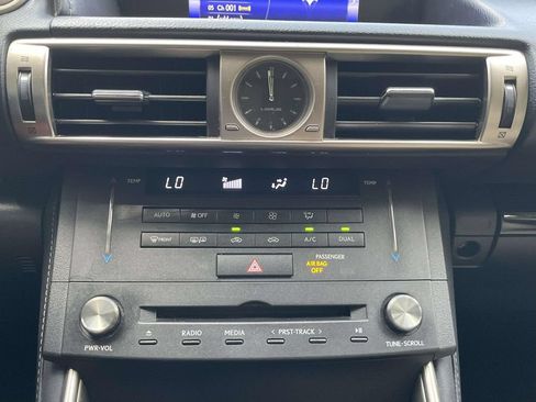 Used 2015 Lexus IS 250 RWD image 27