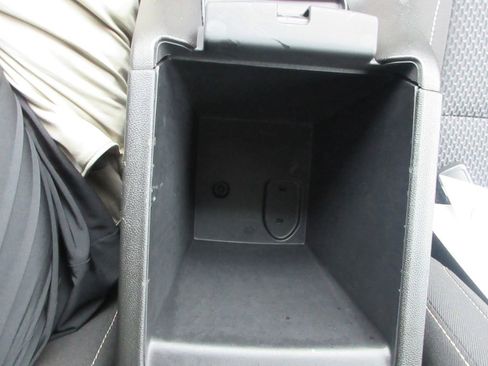 Used 2023 GMC Acadia SLE w/ Driver Convenience Package image 25