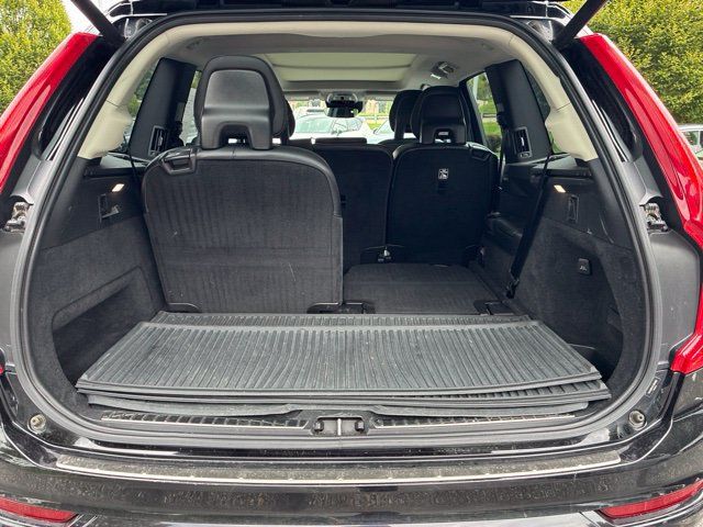 Used 2020 Volvo XC90 T5 Momentum w/ Protection Package AWD/4WD image 11