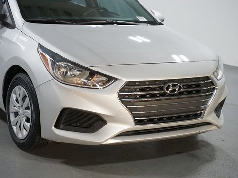 Used 2022 Hyundai Accent SE image 4