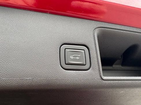 Used 2023 GMC Terrain SLT FWD image 35
