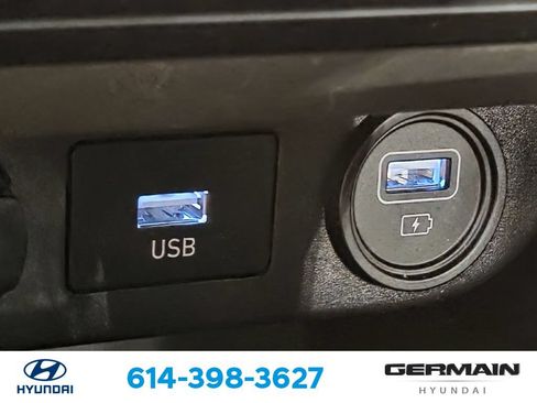 Used 2023 Hyundai Elantra SEL w/ Preferred Accessory Package FWD image 30