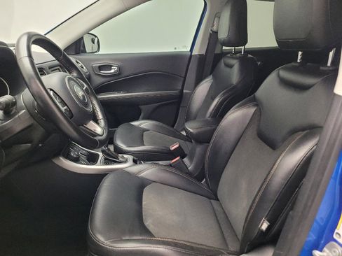 Used 2018 Jeep Compass Latitude w/ Cold Weather Group AWD/4WD image 17