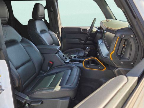 Used 2024 Ford Bronco Badlands AWD/4WD image 18