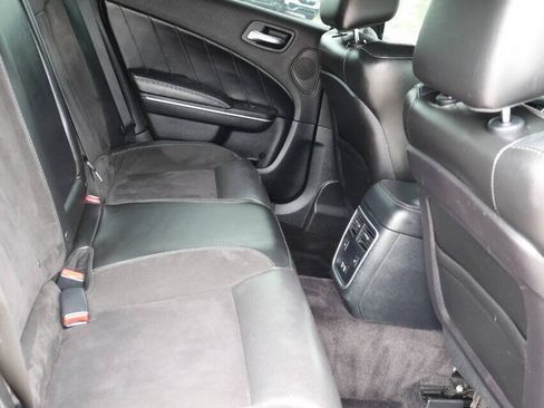 Used 2017 Dodge Charger R/T Scat Pack w/ Beats Audio Group RWD image 16