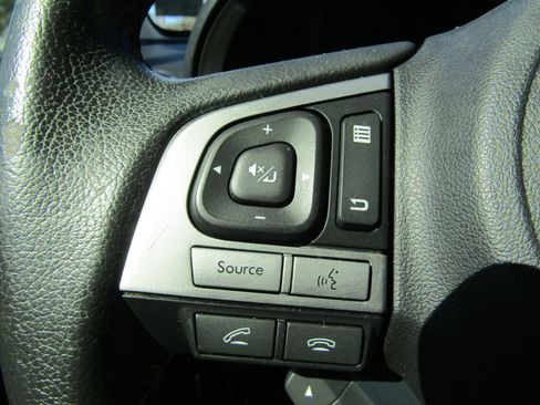 Used 2016 Subaru Crosstrek 2.0i Limited image 28