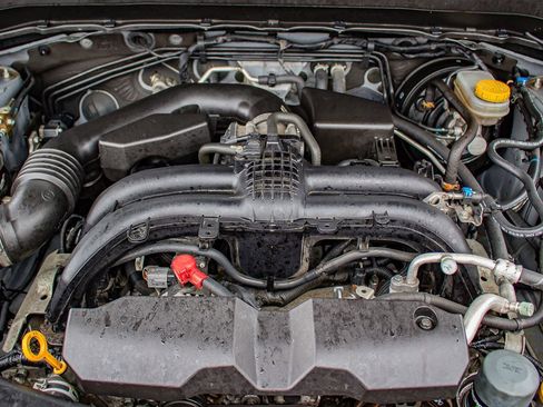 Used 2017 Subaru Forester 2.5i Premium w/ All-Weather Package image 31