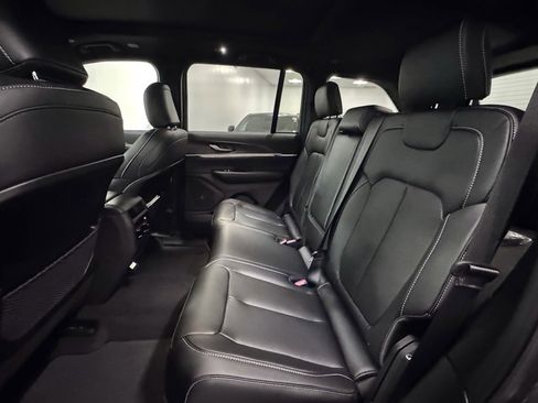 New 2025 Jeep Grand Cherokee Limited image 15