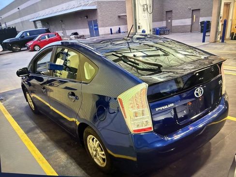 Used 2010 Toyota Prius Two image 2