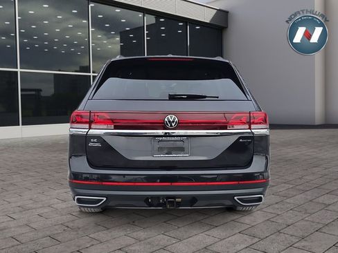 Used 2024 Volkswagen Atlas SE w/ Panoramic Sunroof Package image 4