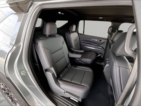 Used 2026 Chevrolet Traverse Z71 w/ Enhanced Driving Package AWD/4WD image 17