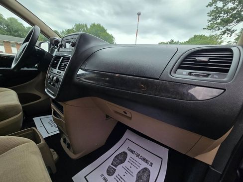 Used 2013 Dodge Grand Caravan SE FWD image 25
