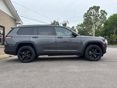 Used 2023 Jeep Grand Cherokee L Laredo AWD/4WD image 8
