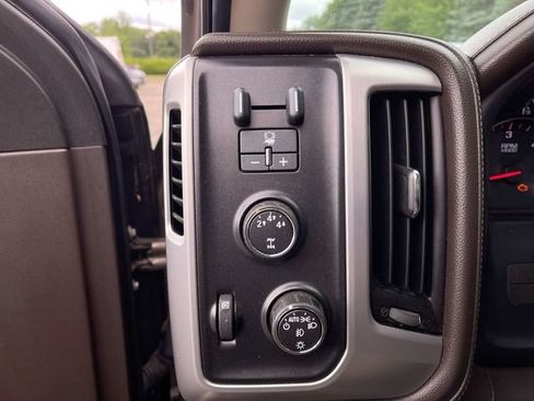 Used 2015 GMC Sierra 2500 SLT w/ Suspension Package, Off-Road AWD/4WD image 17