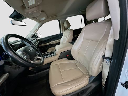 Used 2024 Ford Expedition Max XLT image 13