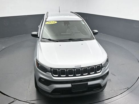 Used 2024 Jeep Compass Latitude AWD/4WD image 20