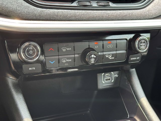 Certified 2022 Jeep Compass Latitude AWD/4WD image 16