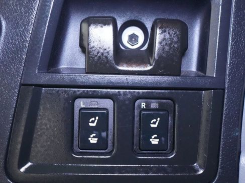 Used 2013 Toyota Sequoia Platinum image 29