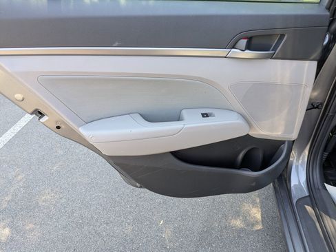 Used 2018 Hyundai Elantra Value Edition FWD image 24